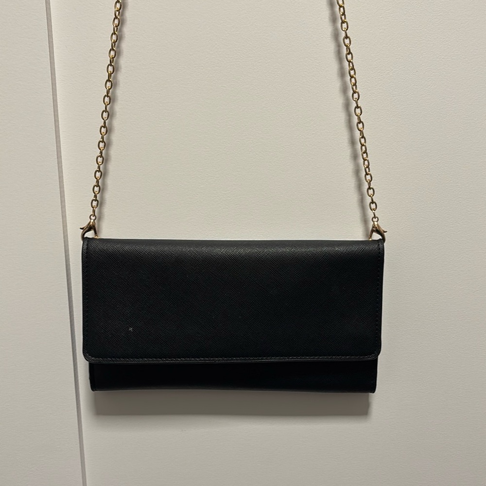 Lulus “Dorchester” Black Crossbody Clutch